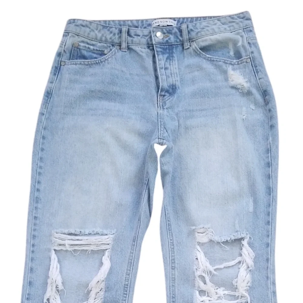 And Now This Women's Distressed Button Fly High Rise Straight Crop Jeans Size 28 - Picture 2 of 13